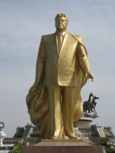 ashgabat turkmenbashy statue