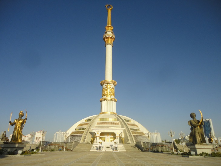 The arch of neutrality located in Ashgabat