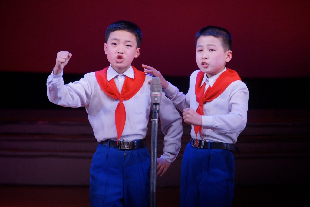 Two pioneer kids singing at the Mangyongdae School