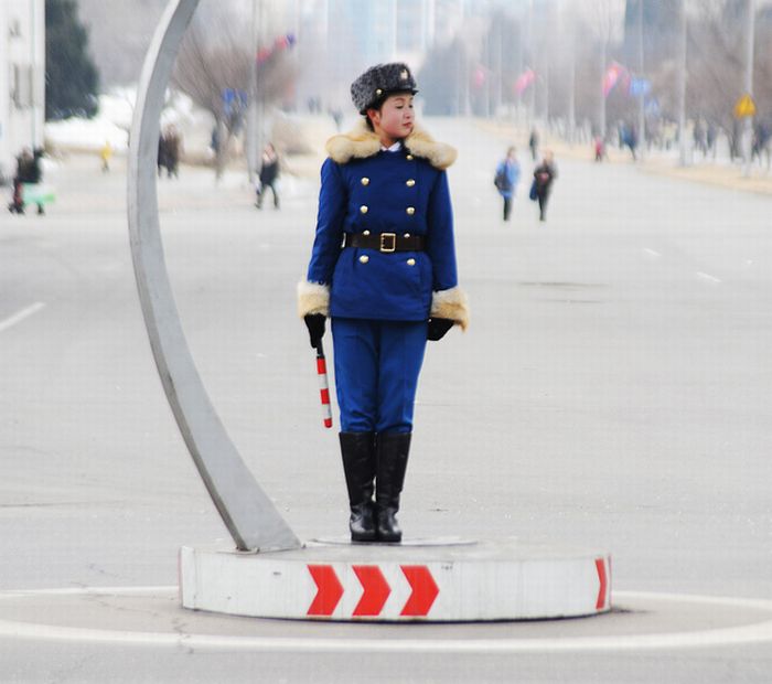 North Korea Blogs - Traffic girls