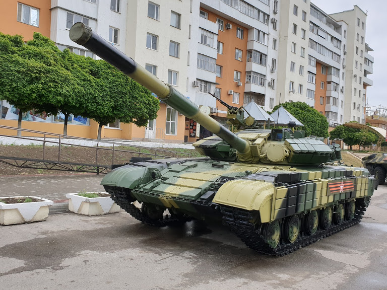 Tanks outside the residential buildings, Transnistria