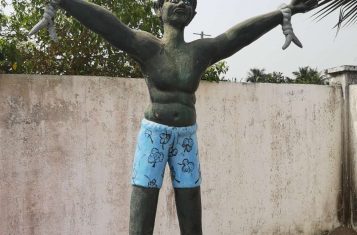 Statue of the slave trail of Benin
