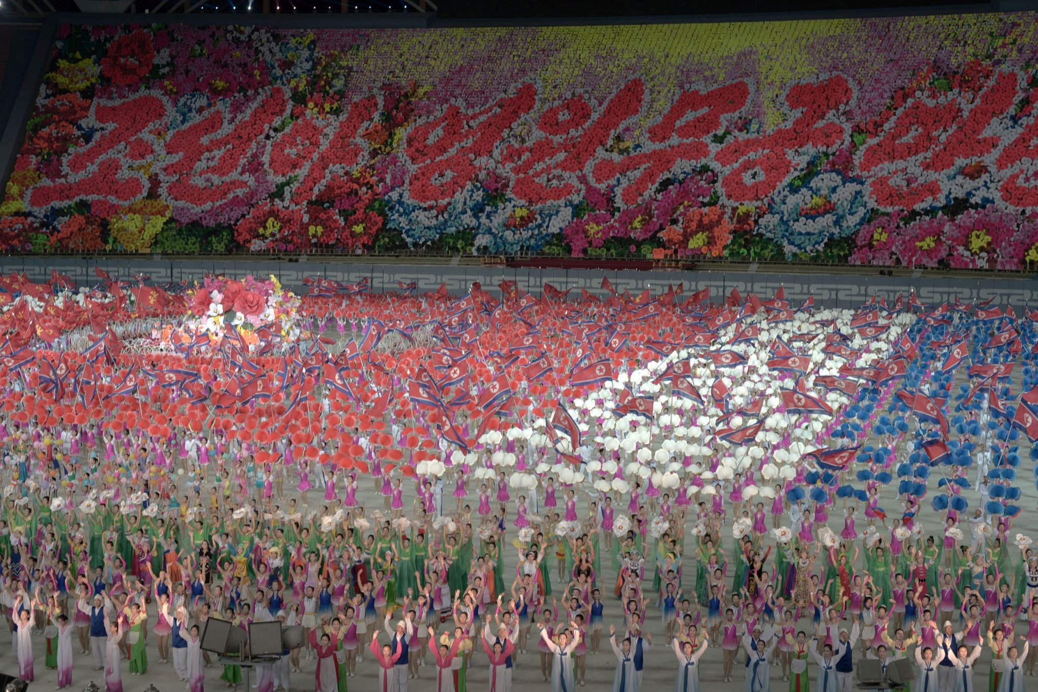 Mass-Games-North-Korea-Pyongyang-2048x1366.jpg