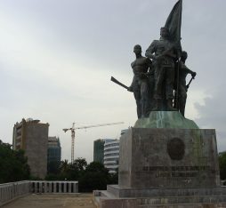 The place du Souvenir, commemorating the victims of the putsch attempt in Benin