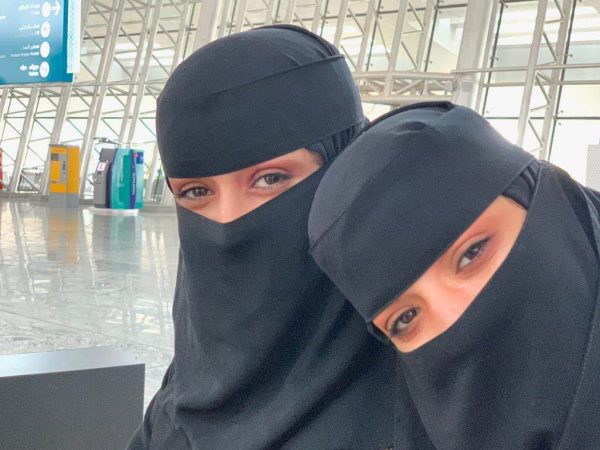 Women wearing niqabs in Saudi Arabia