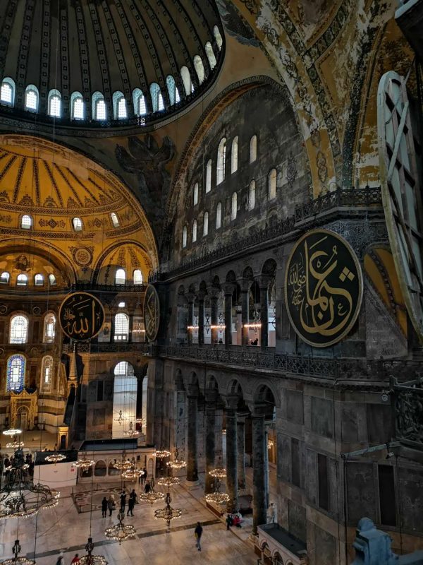 Things to do in Istanbul, visiting the interior of Hagia Sopia