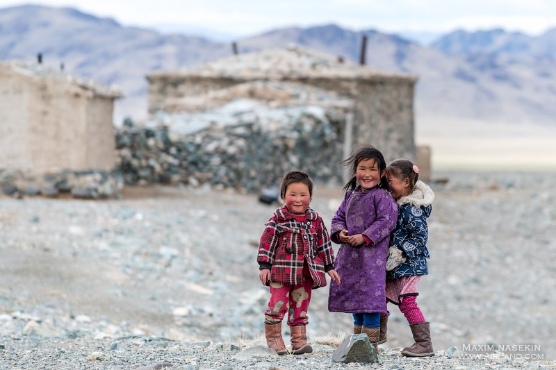Children in the Gobi desert