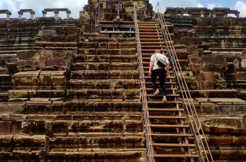 Cambodia to open to vaccinated people by winter