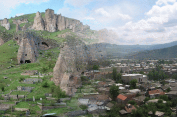 The caucasus cities Gori and Goris blended into one city