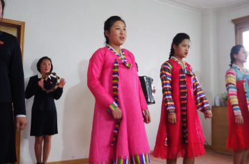 North Korean ladies wearing the traditional Korean dress
