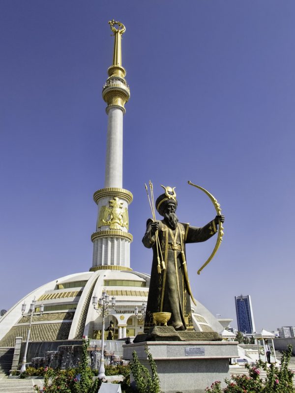 A statue of Oghuz Khan in Ashgabat