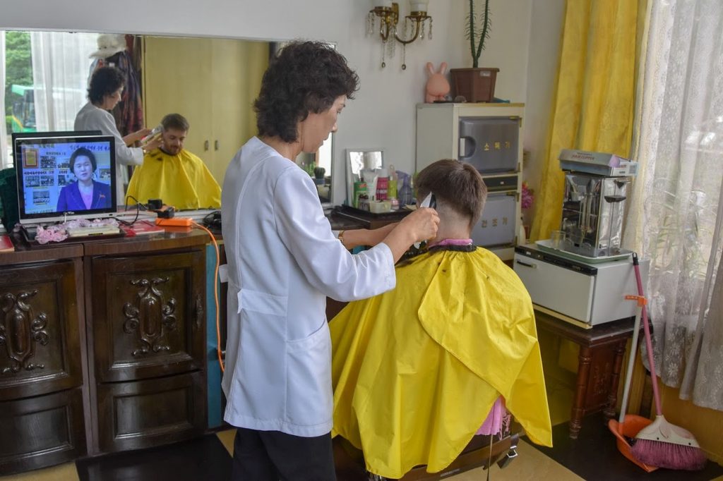 Getting a haircut during the Korean language class tour