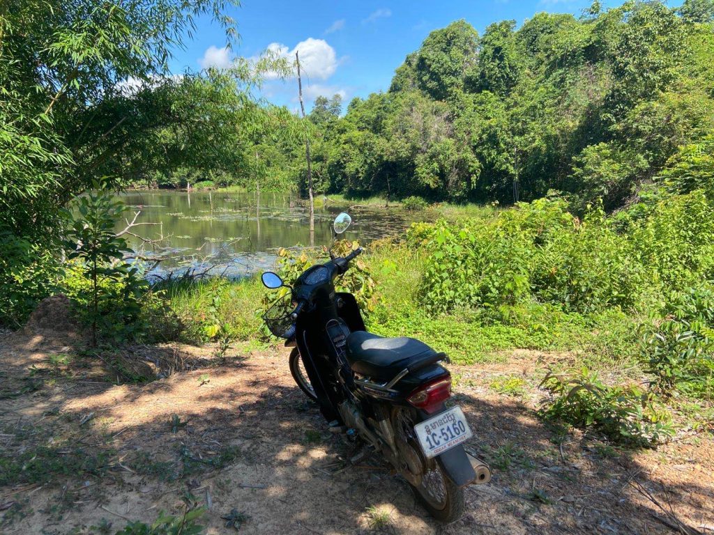 The road to Pol Pot home