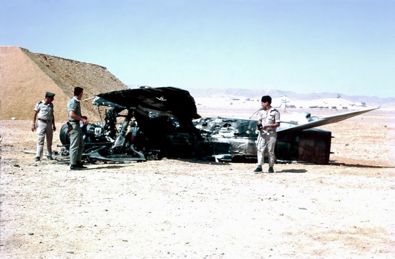 Israelis inspecting a destroyed Egyptian plane