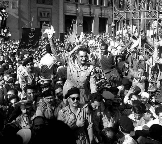 Nasser greeted by adoring crowds in 1954