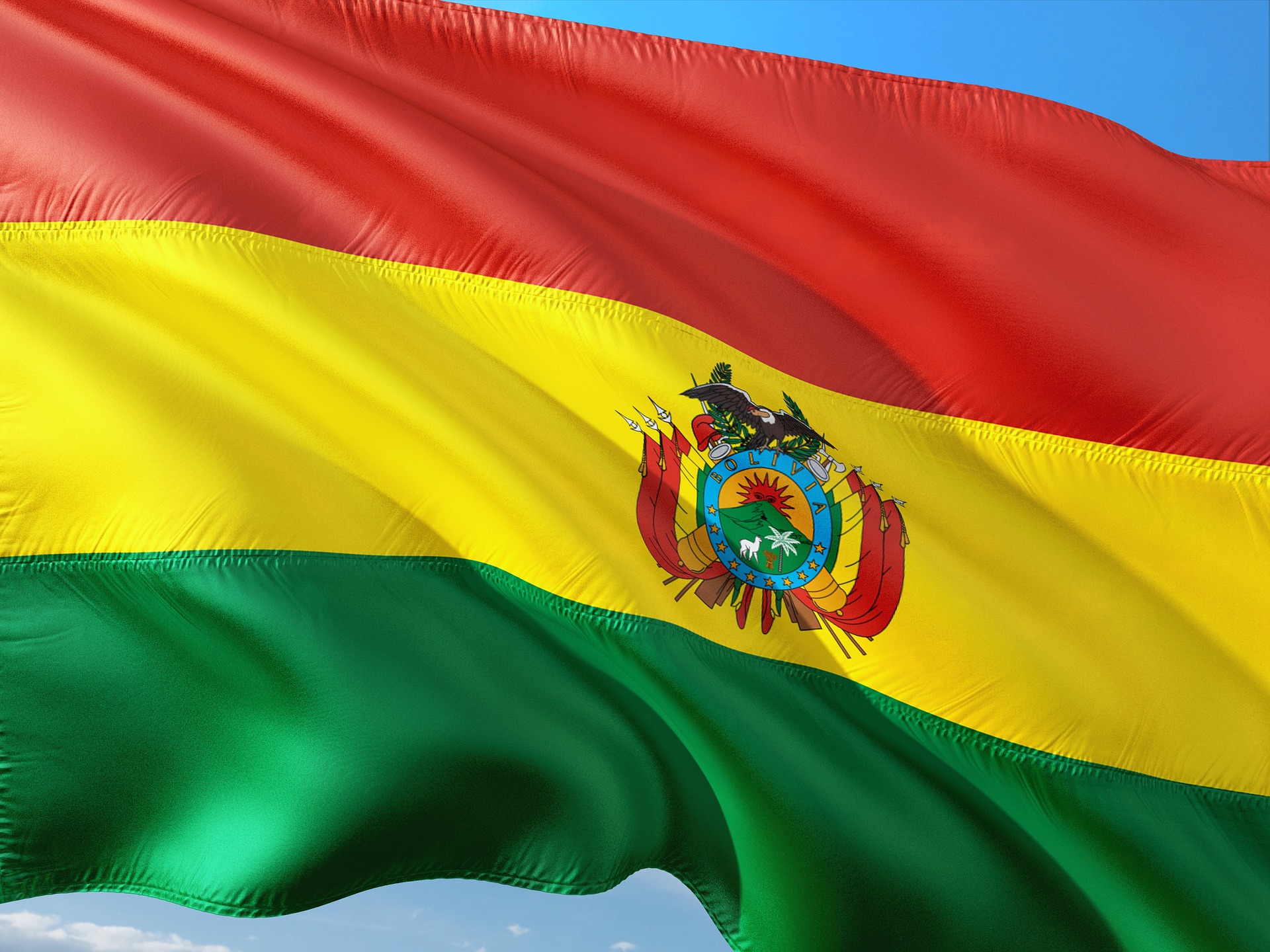 flag-of-bolivia-young-pioneer-tours