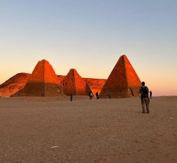 camping in Meroe