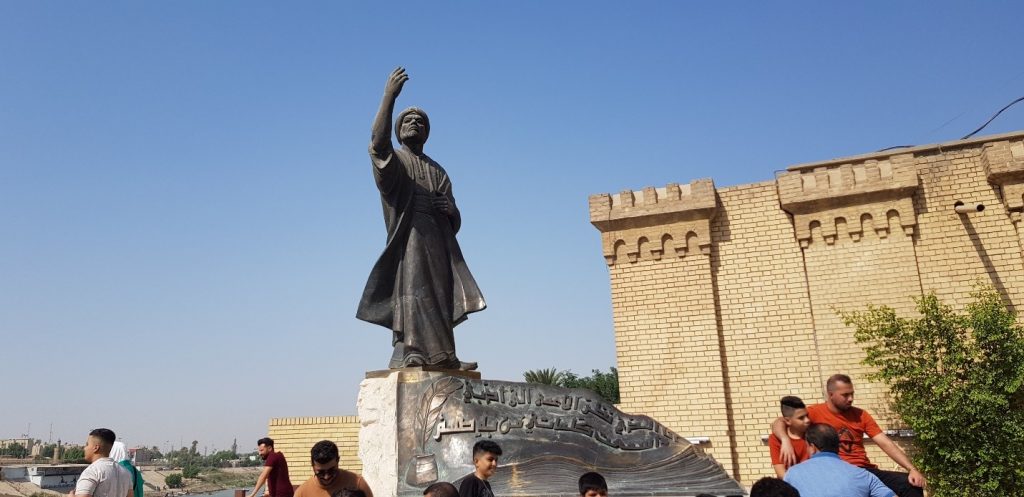 Statue of poet Al-Mutanabbi