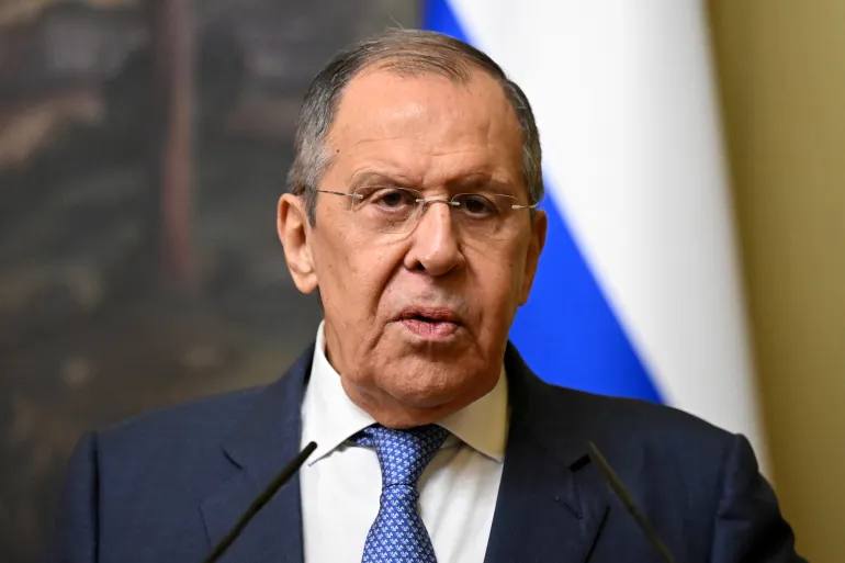 Lavrov Urges Russian Tourists to Visit North Korea