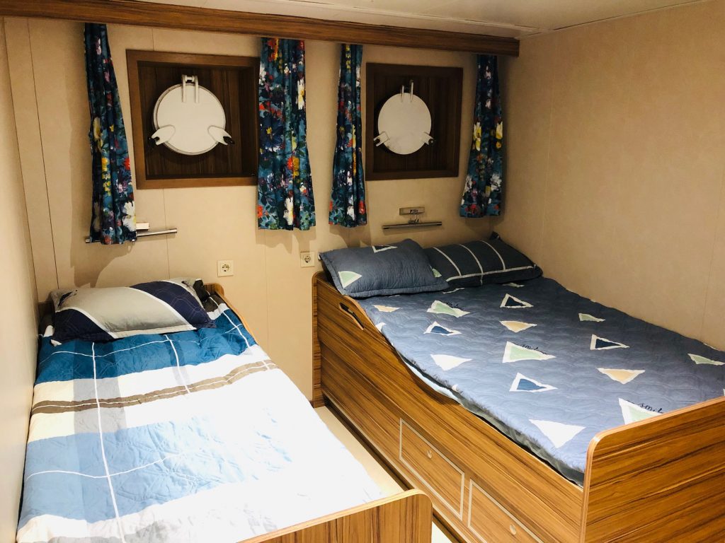 Pitcairn Silver Supporter Cabin Young Pioneer Tours