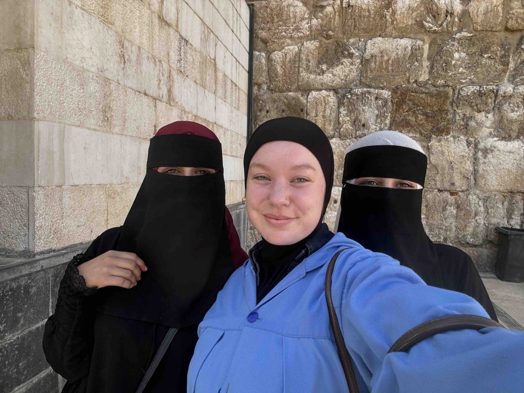 foreign tourists visiting syria