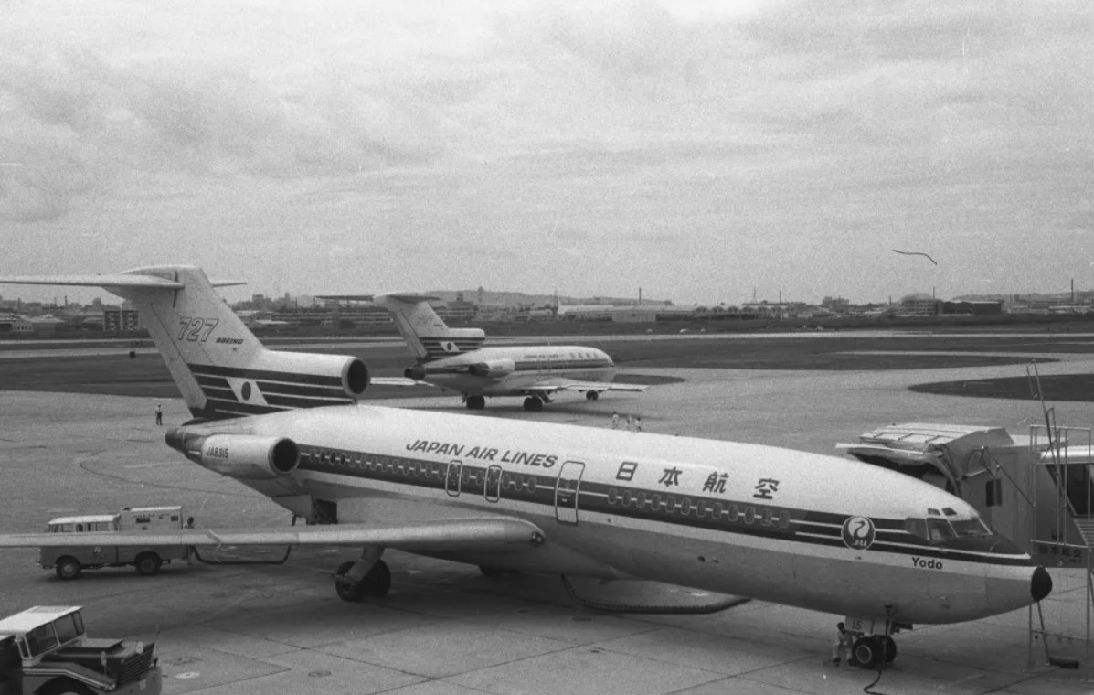 Japan Airlines Flight 351