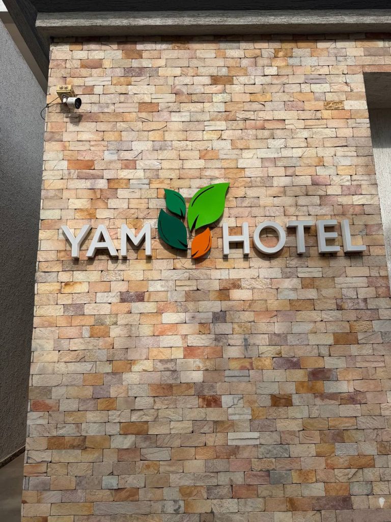 Yam Hotel
